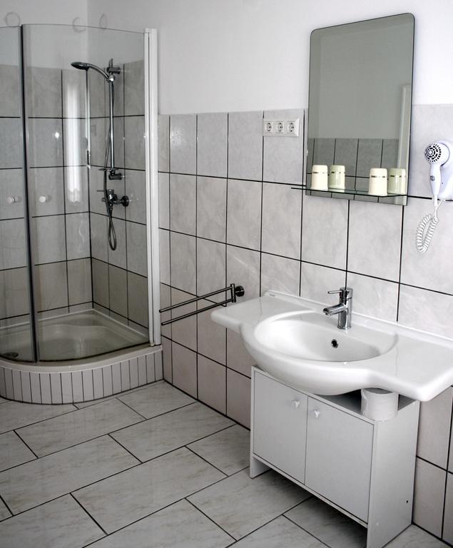 Hotel Zur Heidquelle Бремен Экстерьер фото
